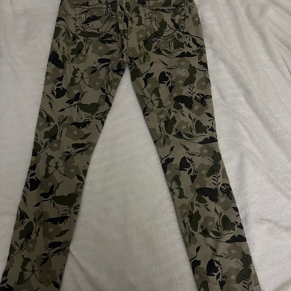 True Religion Green ripped  Camouflage Pants - Picture 3 of 5